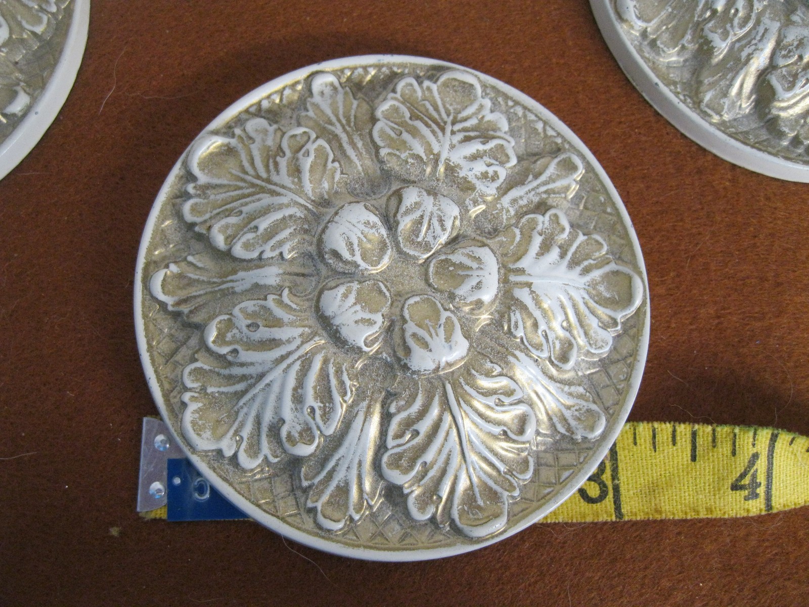 7 Round Ornate Leaf Detail N2781 ? Cap Cover Drawer Pull Handle 3.25″ Vintage