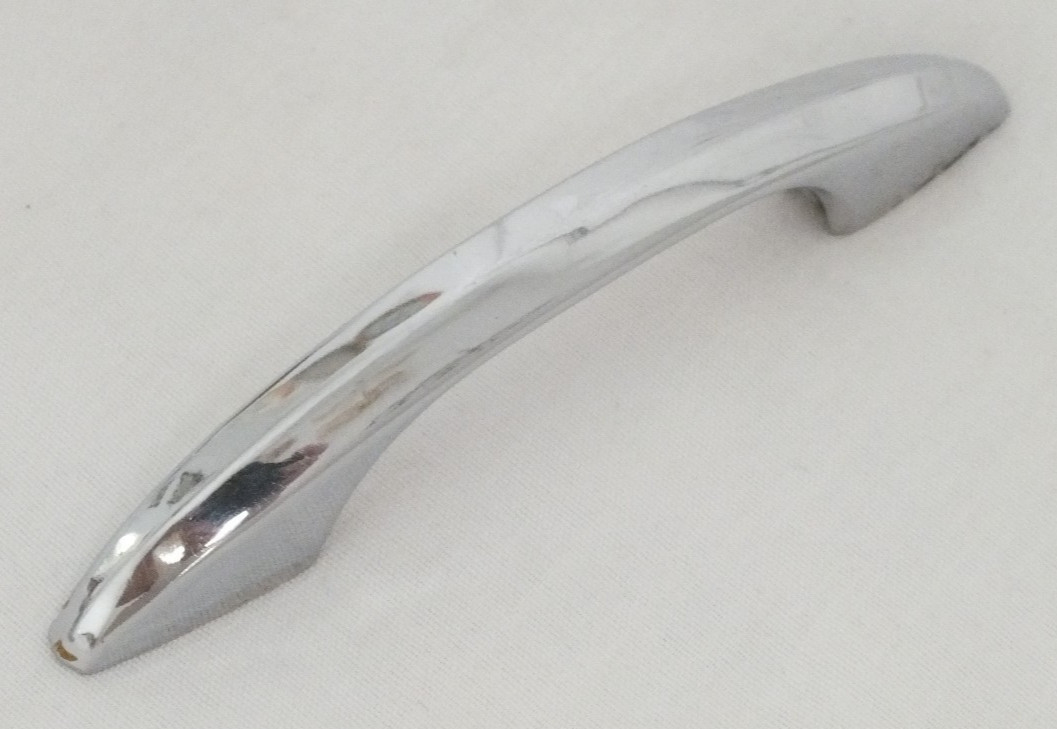 lot of 10 vintage metal chrome mod drawer door pulls handles sleek convex 4.75″