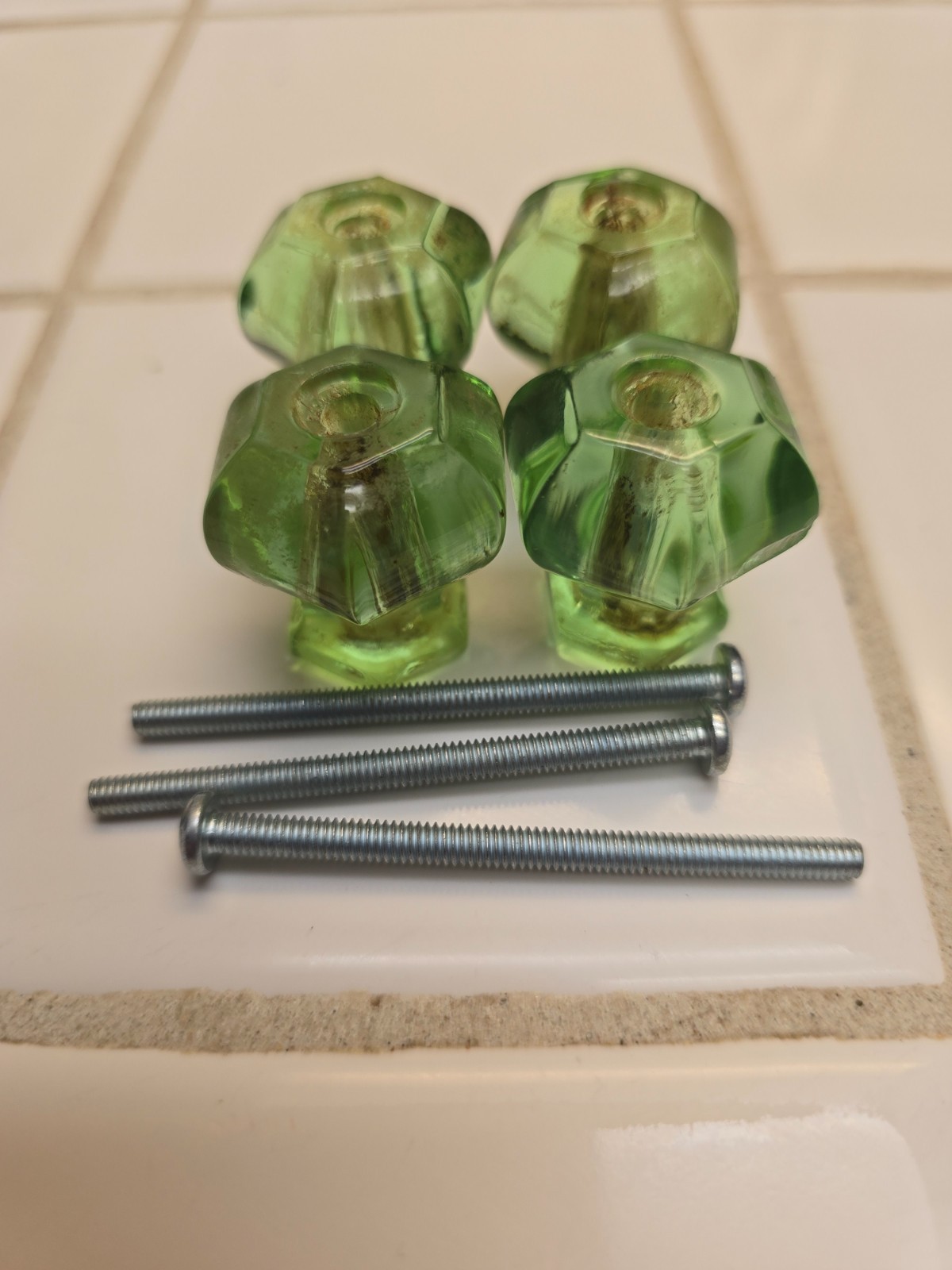 SET OF 4 ANTIQUE GREEN DEPRESSION GLASS KNOBS CABINET DRAWER KNOBS 1″