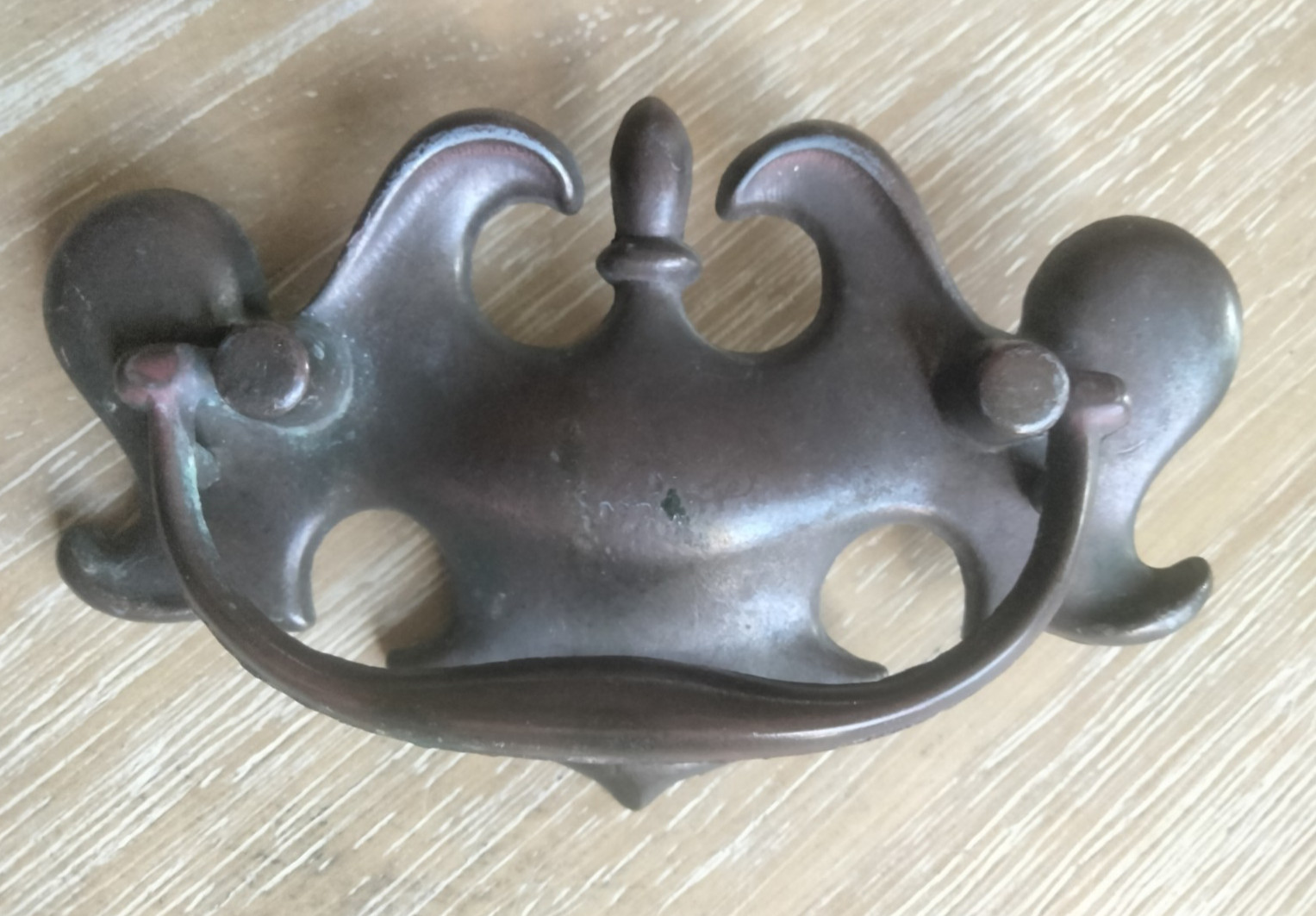 Brass Traditional Drawer Pulls Set Of 2 BPC 1906 4/3 Chippendale Batwing Patina