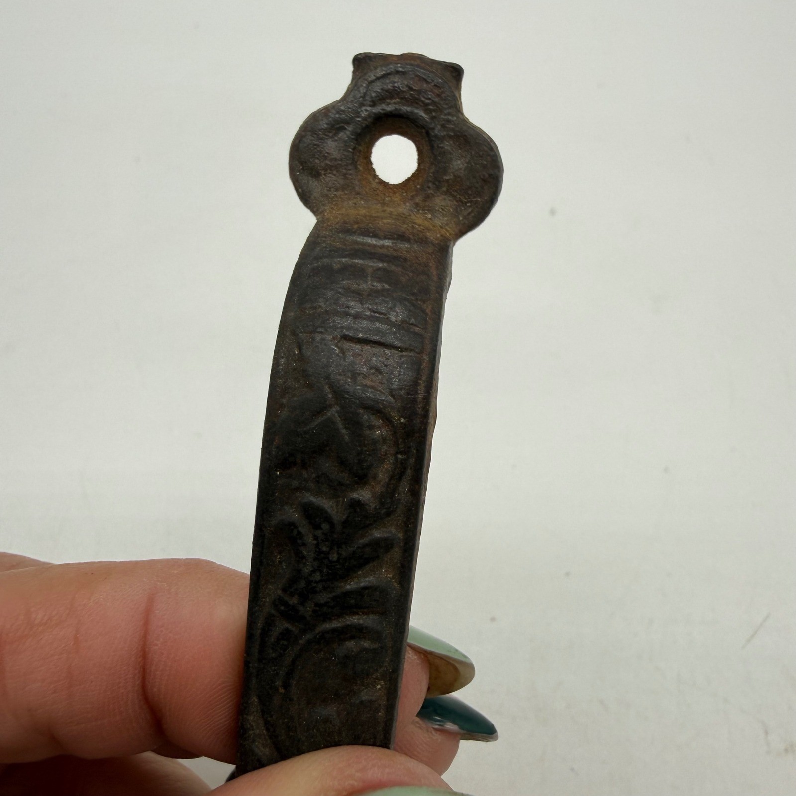 Antique windsor sash pull Cast Iron Ornate Scroll Drawer Handle Rusted Patina 4″