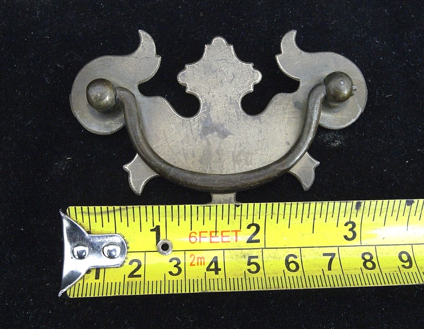 10 CHIPPENDALE STYLE BATWING BRASS TONED DRAWER PULLS in GOOD CONDITION