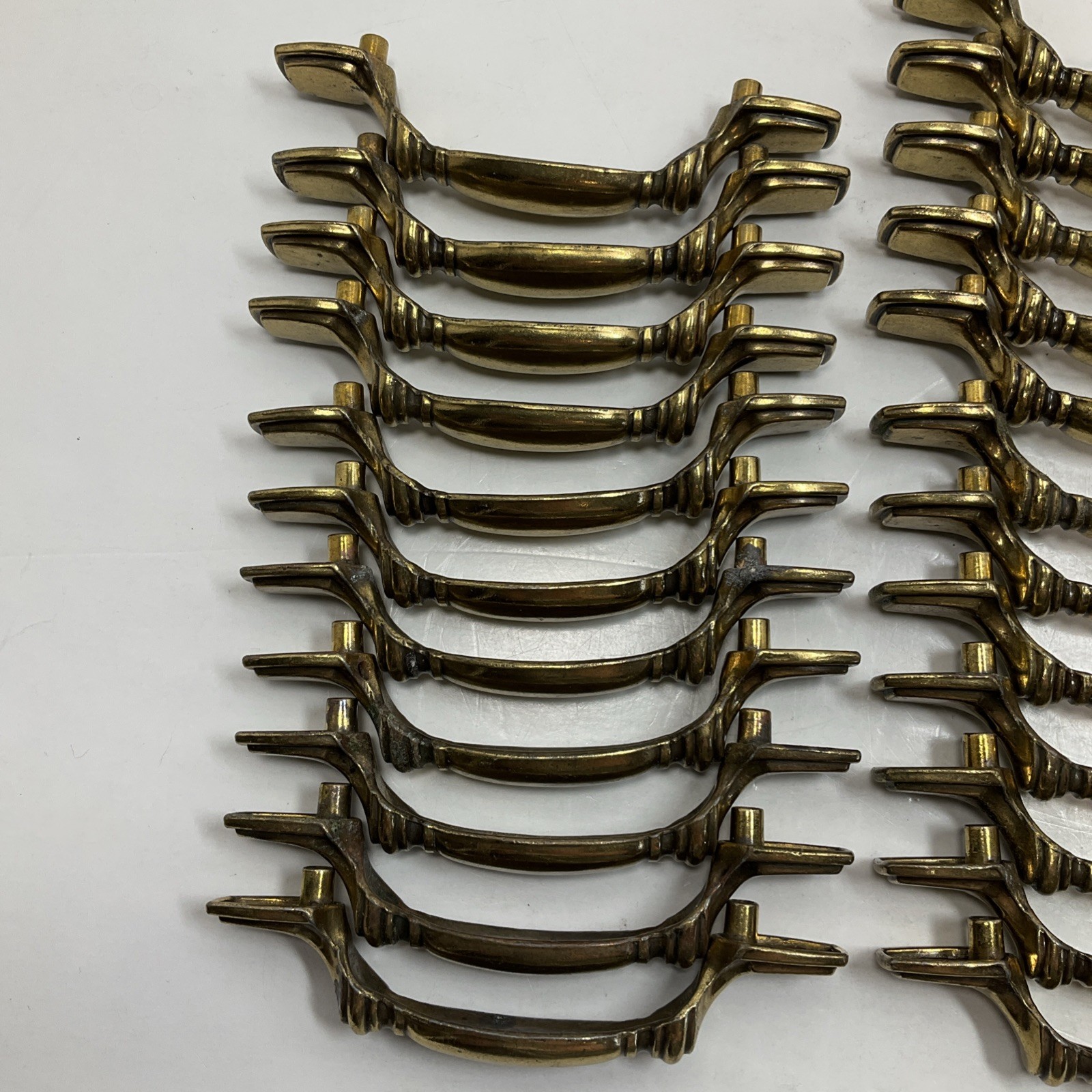 Keeler Brothers Corp. (KBC) 35 Pc. Vintage 1994 brass drawer pulls #N15736 Lot