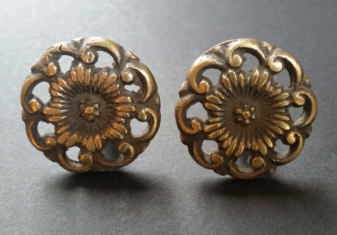 2 Antique Style Solid Brass ROUND KNOBS Ornate FLORAL 1-5/8″ dia. #K24