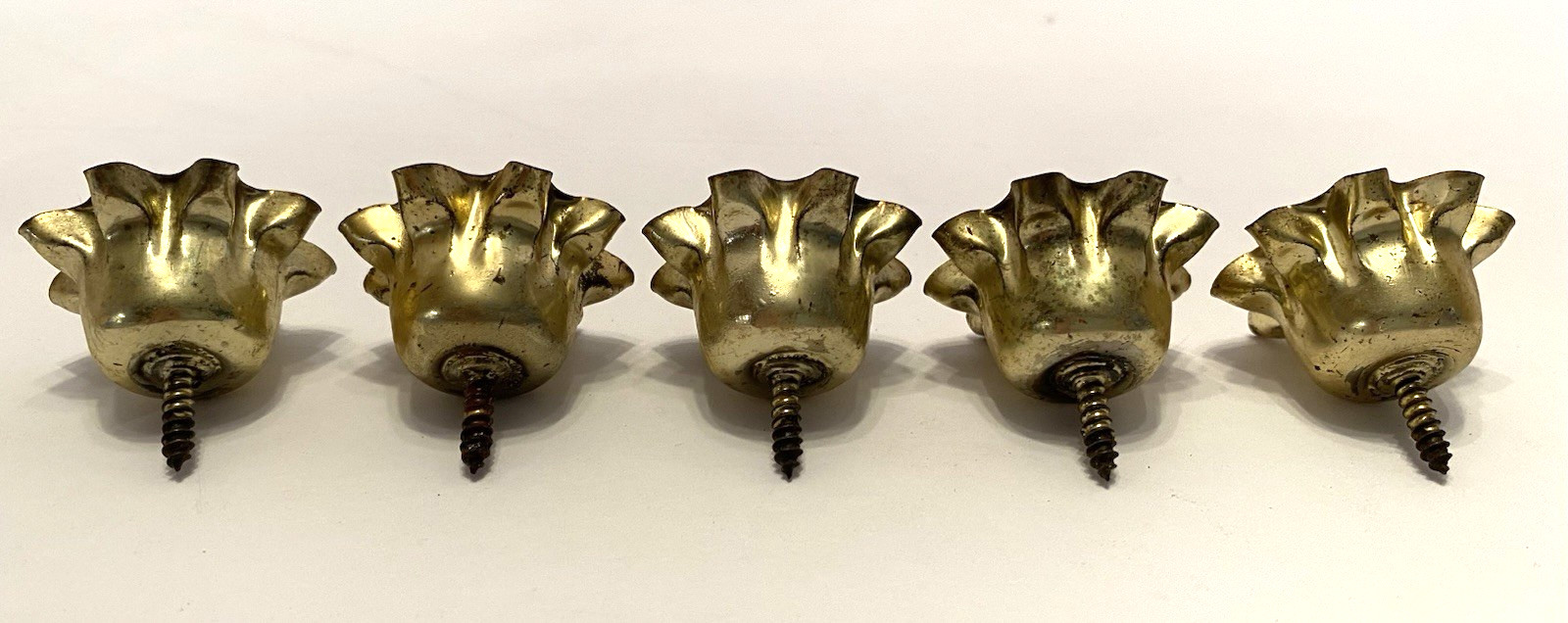 Set of 5 VTG Brass Flower/Sun Shape 1.25″ x .75″ Cabinet/Drawer Pulls/Knobs
