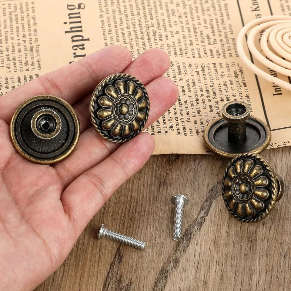 8 Pack Antique Brass Drawer Knobs Vintage Round Cabinet Pulls 1.18 Inch