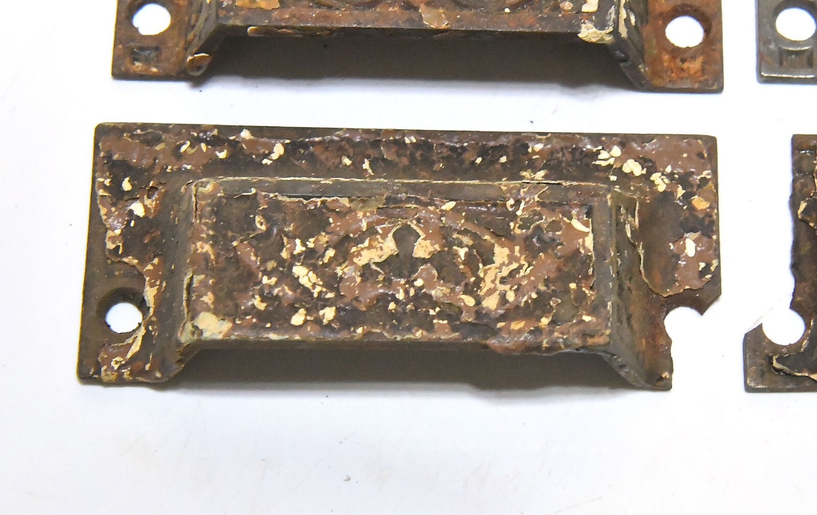 10 MATCHING MATCHING EASTLAKE STYLE DRAWER PULLS / HANDLES 3 HAVE BREAKS