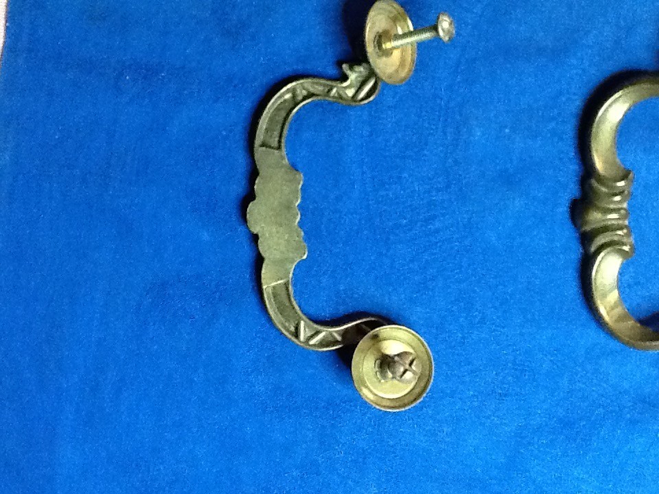 VINTAGE BRASS BAIL DRAWER PULLS (4) ORNATE W/CIRCULAR ROSETTES 5.5″ 051326DR