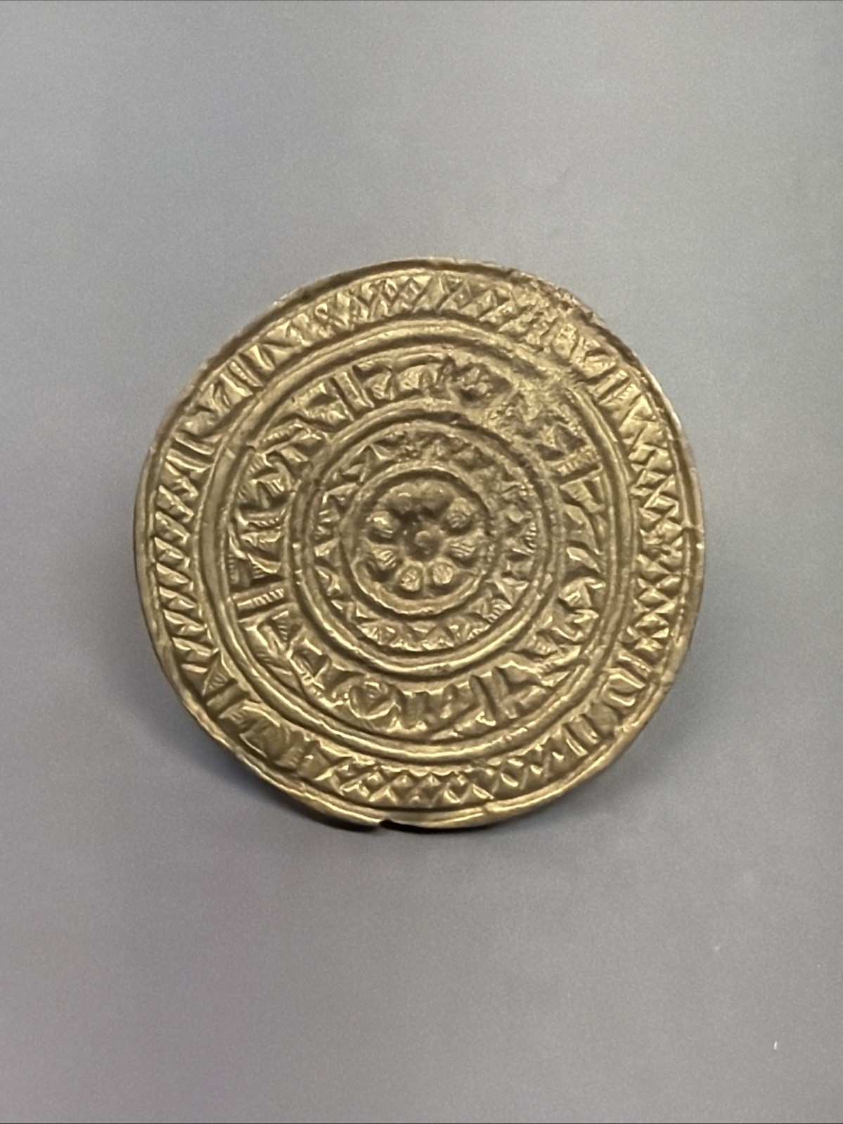 Vintage Brass Drawer pull round floral embellished Decorative India B9