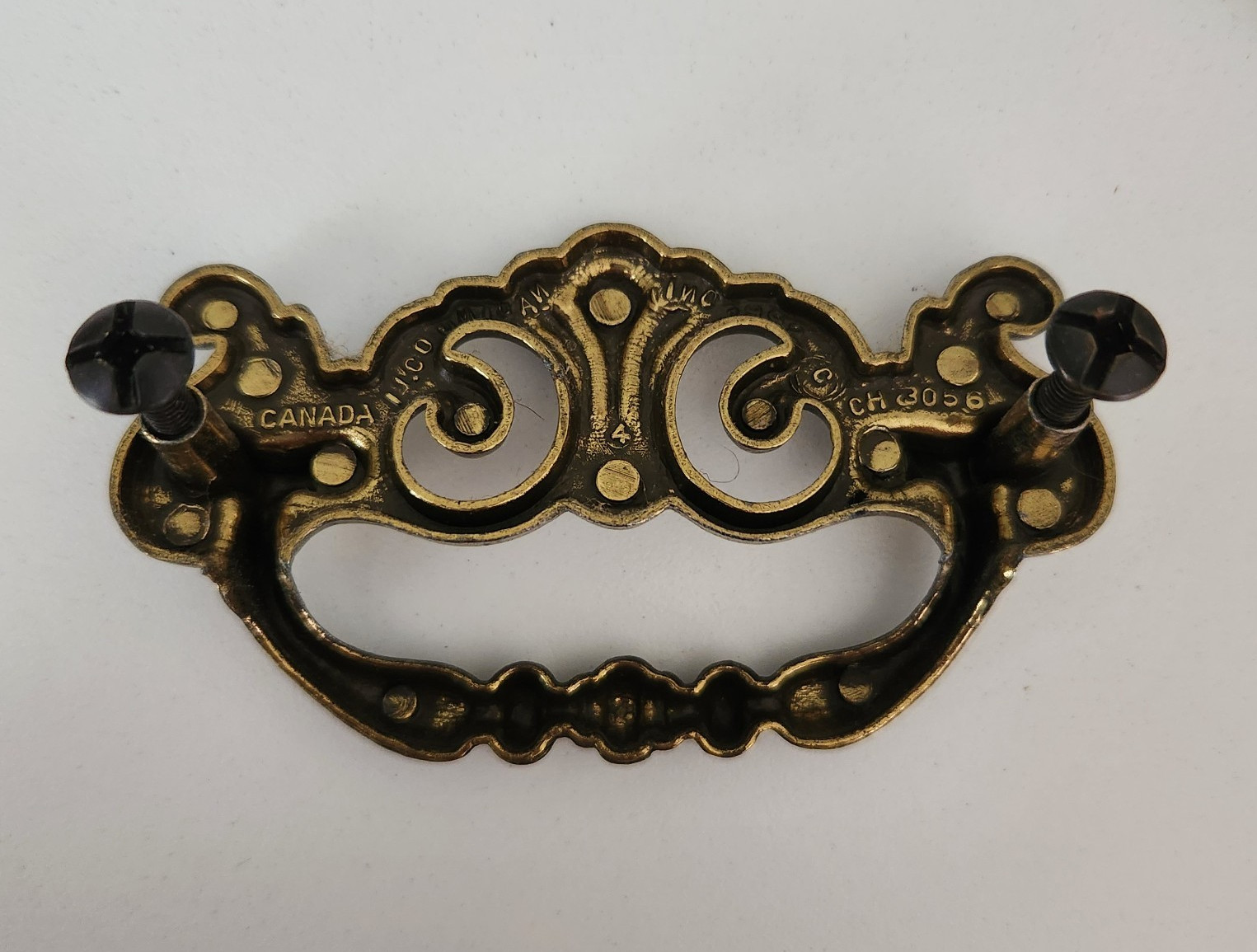6 Vintage Drawer Pulls Brass Chippendale Bat Wing Floral CH 3056 Canada Fixed