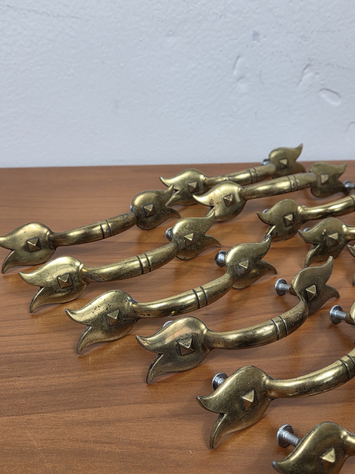 Vtg Keeler Brass Co N7536 Brass Drawer Pulls – Lot of 16 – Tulips
