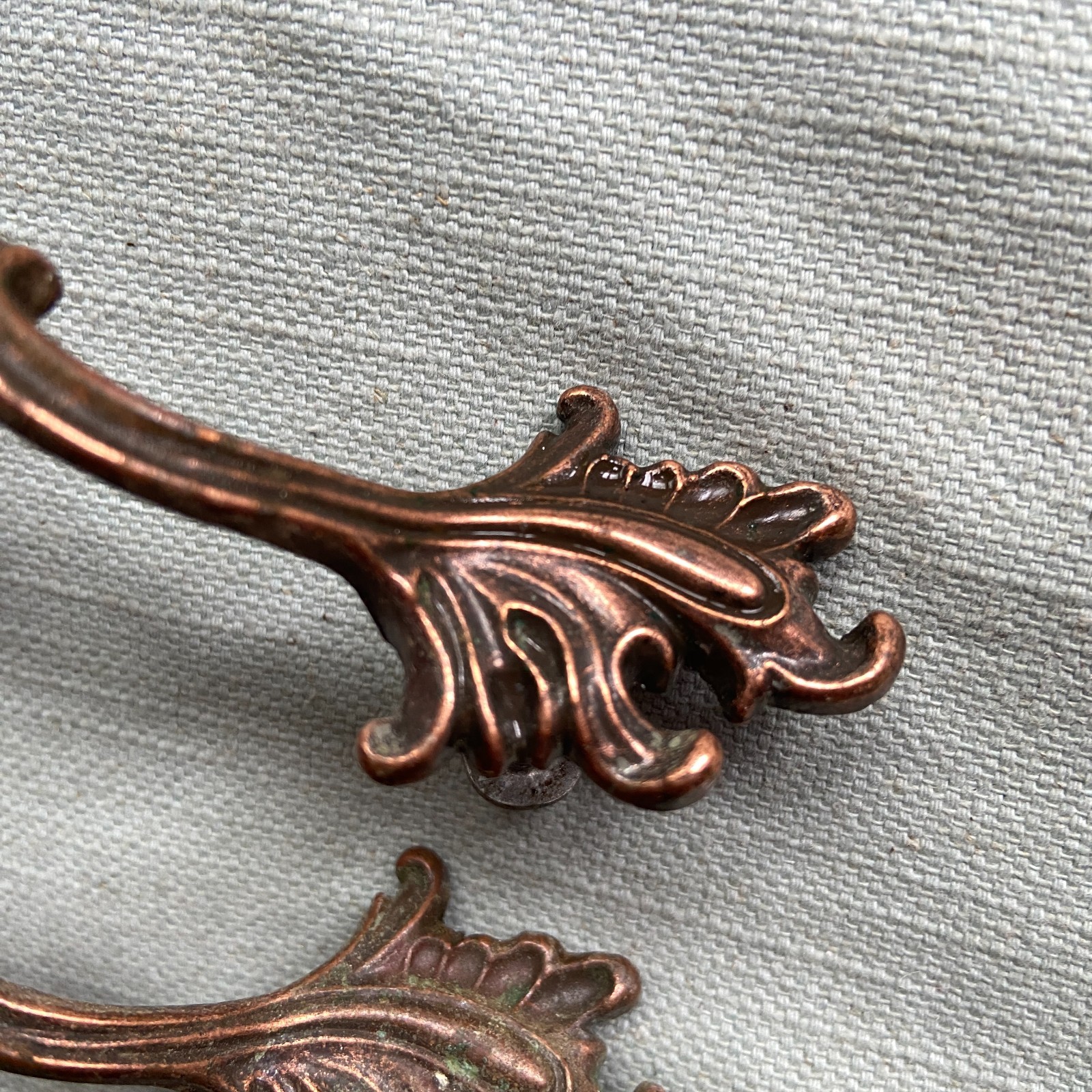 7 Vintage French Provincial Scalloped Leaf Drawer Pulls Brass 3″ 11 Screws Missi