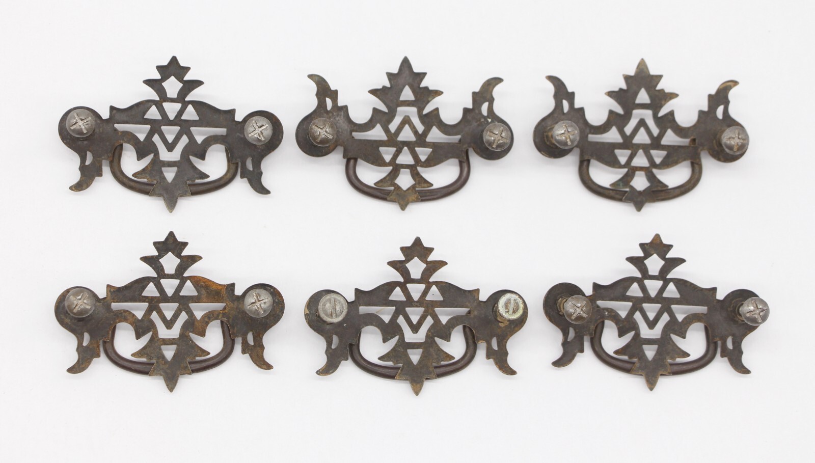 Vintage Traditional 3.25 in. Steel Cut Out Bail Drawer Pulls