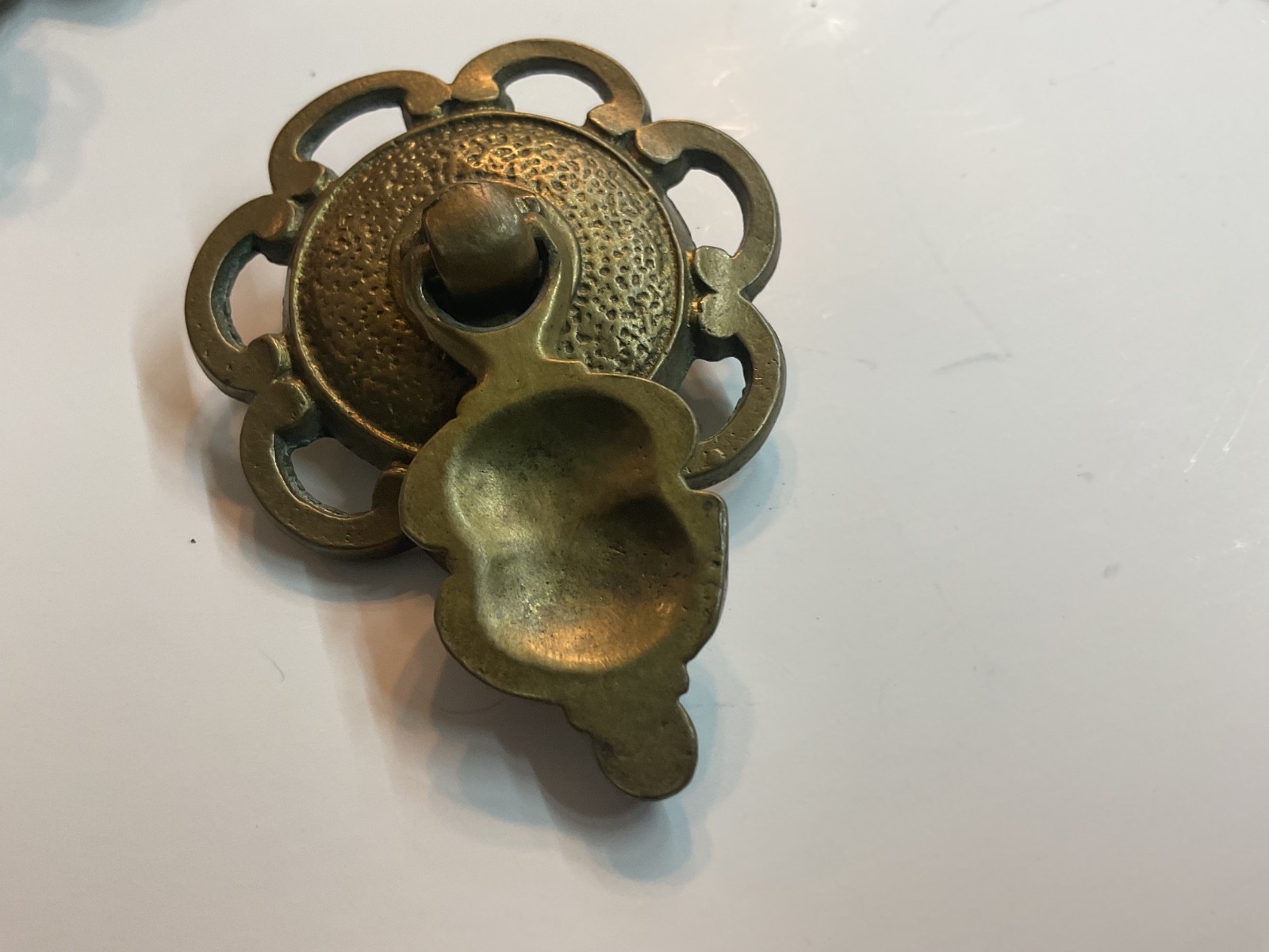 Set of 6 Antique Vintage Brass Teardrop Drop Pulls Ornate Scalloped