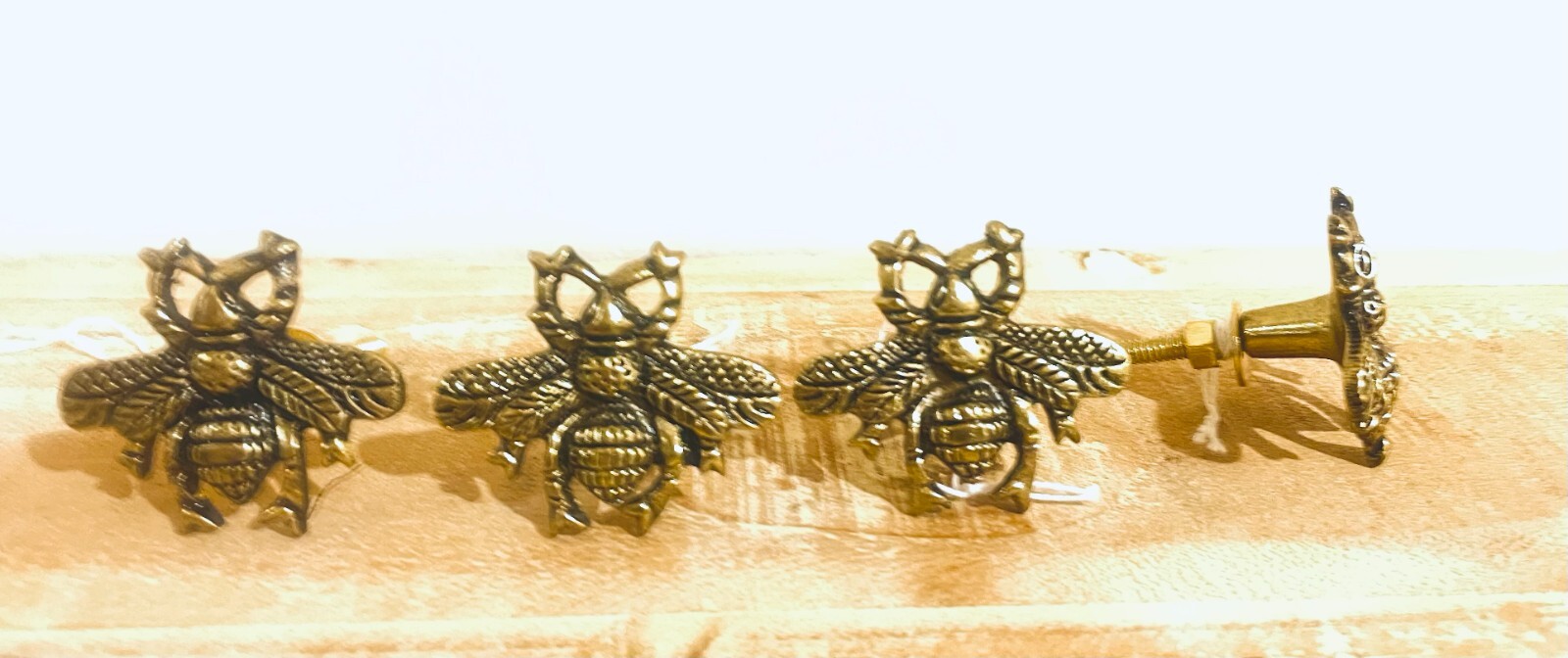 2; Antique-Gold Metal Drawer Pulls Handles Bee Vintage-Brass Cabinet Door Knobs