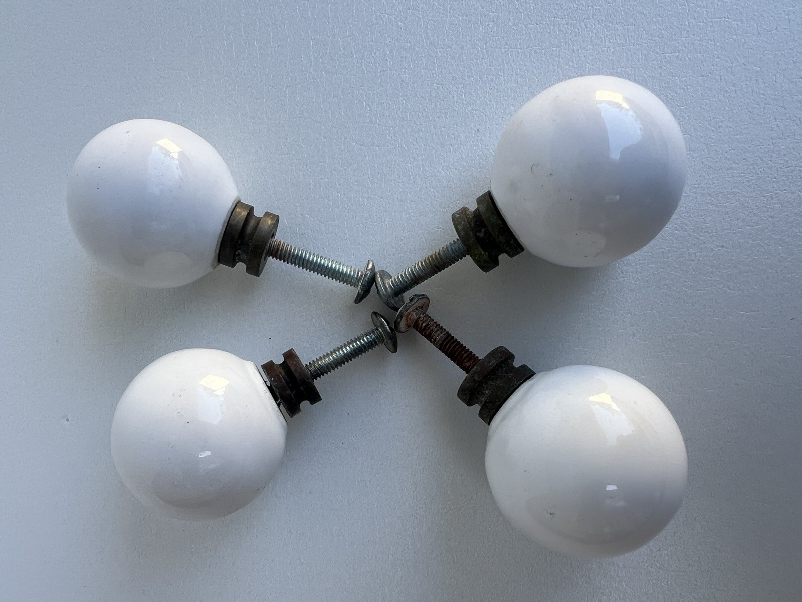 4pc MidCentury Genuine Kipp Stewart Drexel Declaration 1″ Knobs Pulls Porcelain