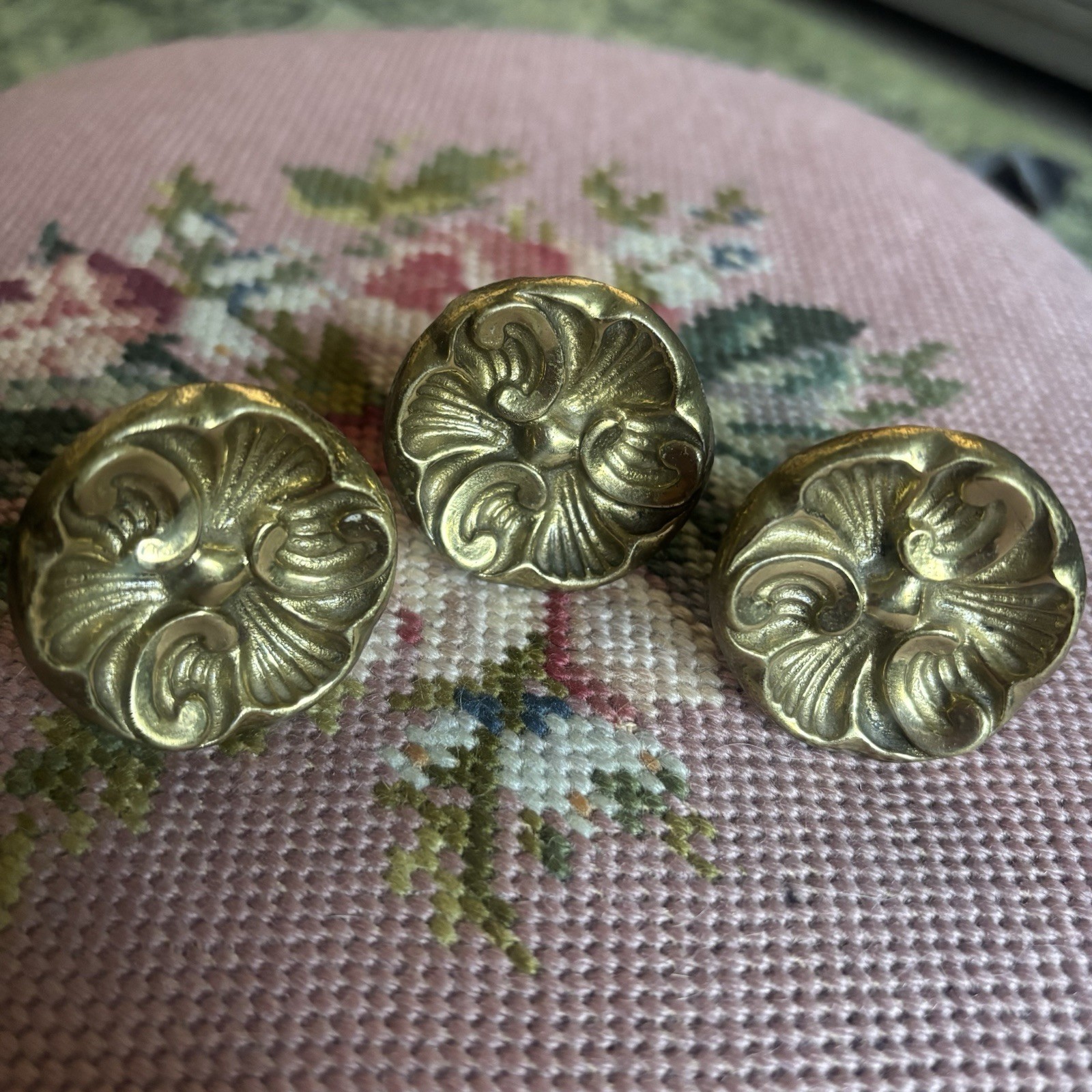 Vintage 60s Brass Ornate Drawer Pulls Floral Cabinet Knobs Round Set of 3 A5739
