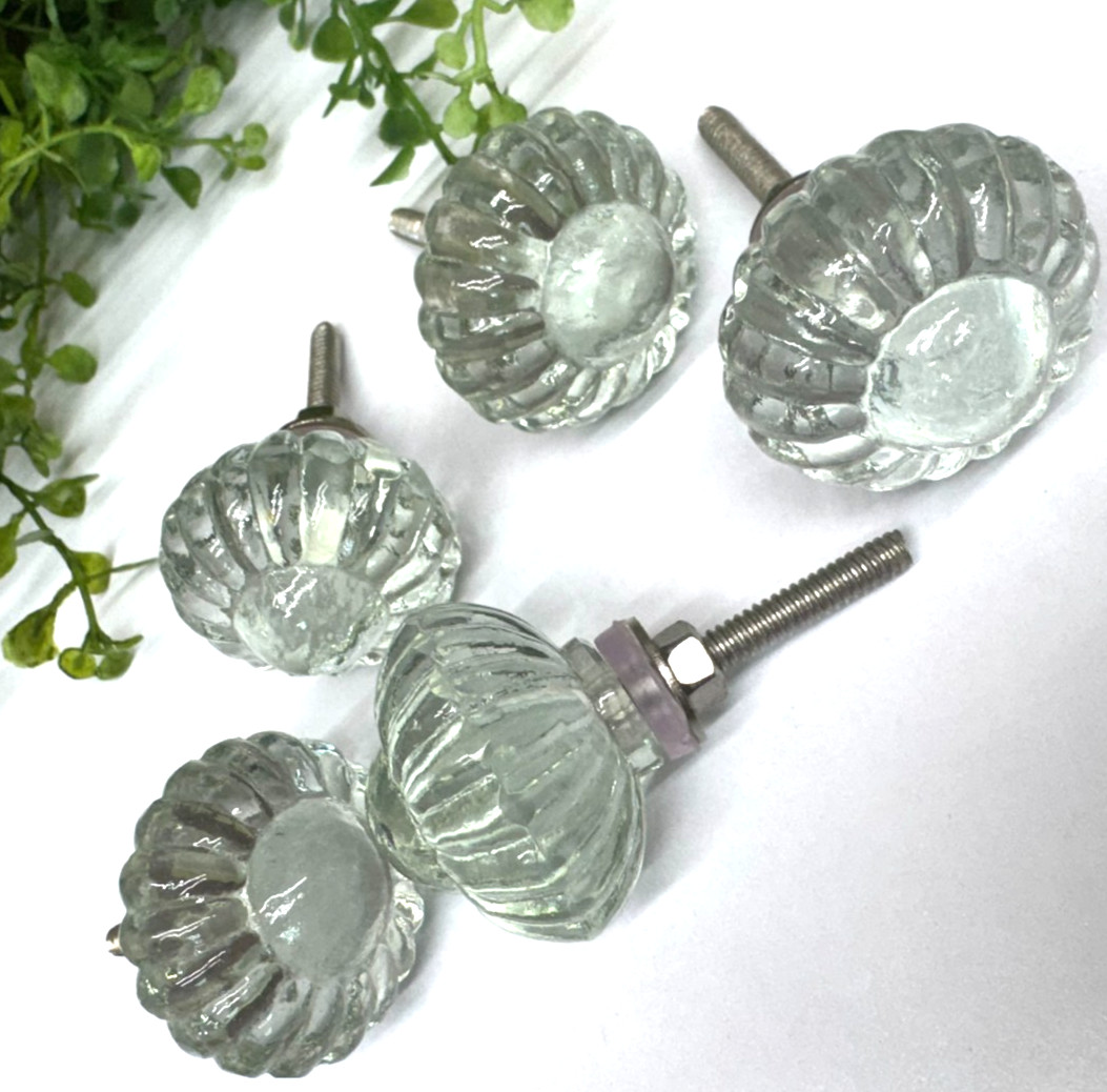 1 Clear Glass 1.38″ round Drawer Pull furniture door knob floral daisy scallop