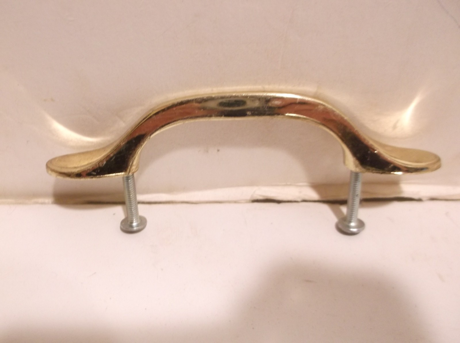 Cabinet Drawer Pulls Brass With screws No .63973-1 – Lot of 22