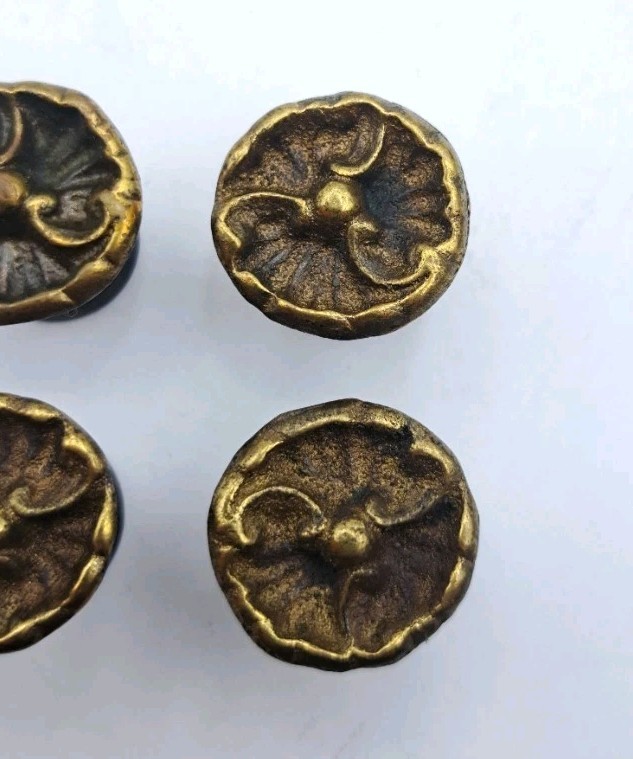 Vintage Knobs Small Round Knob Drawer Pulls Cabinet Furniture Hardware Lot of 4