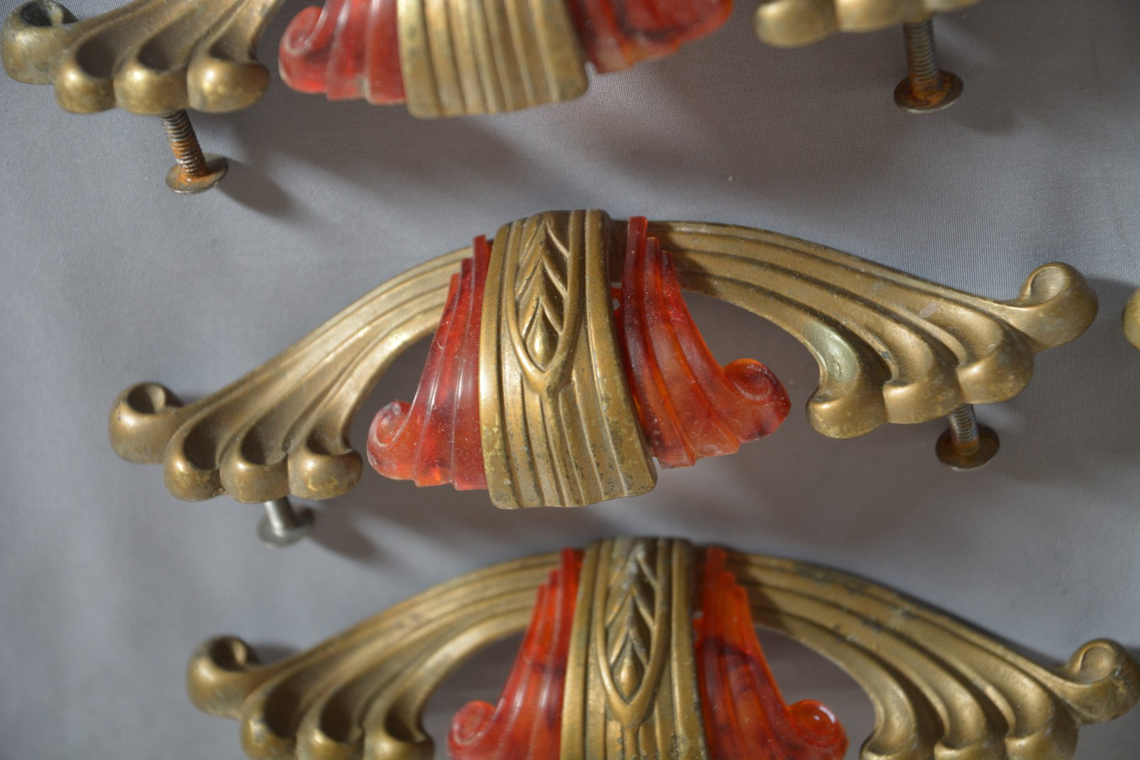 GREAT SET 6 ANTIQUE VINTAGE ART DECO DRESSER METAL DRAWER PULLS W BAKELITE