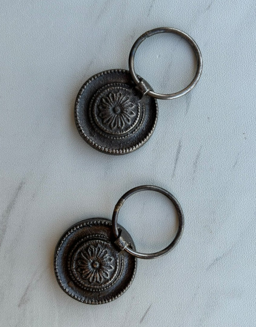 Vintage Round Old-Style Iron Cabinet Drawer Door Ornate Knob Handle Pull 2pcs
