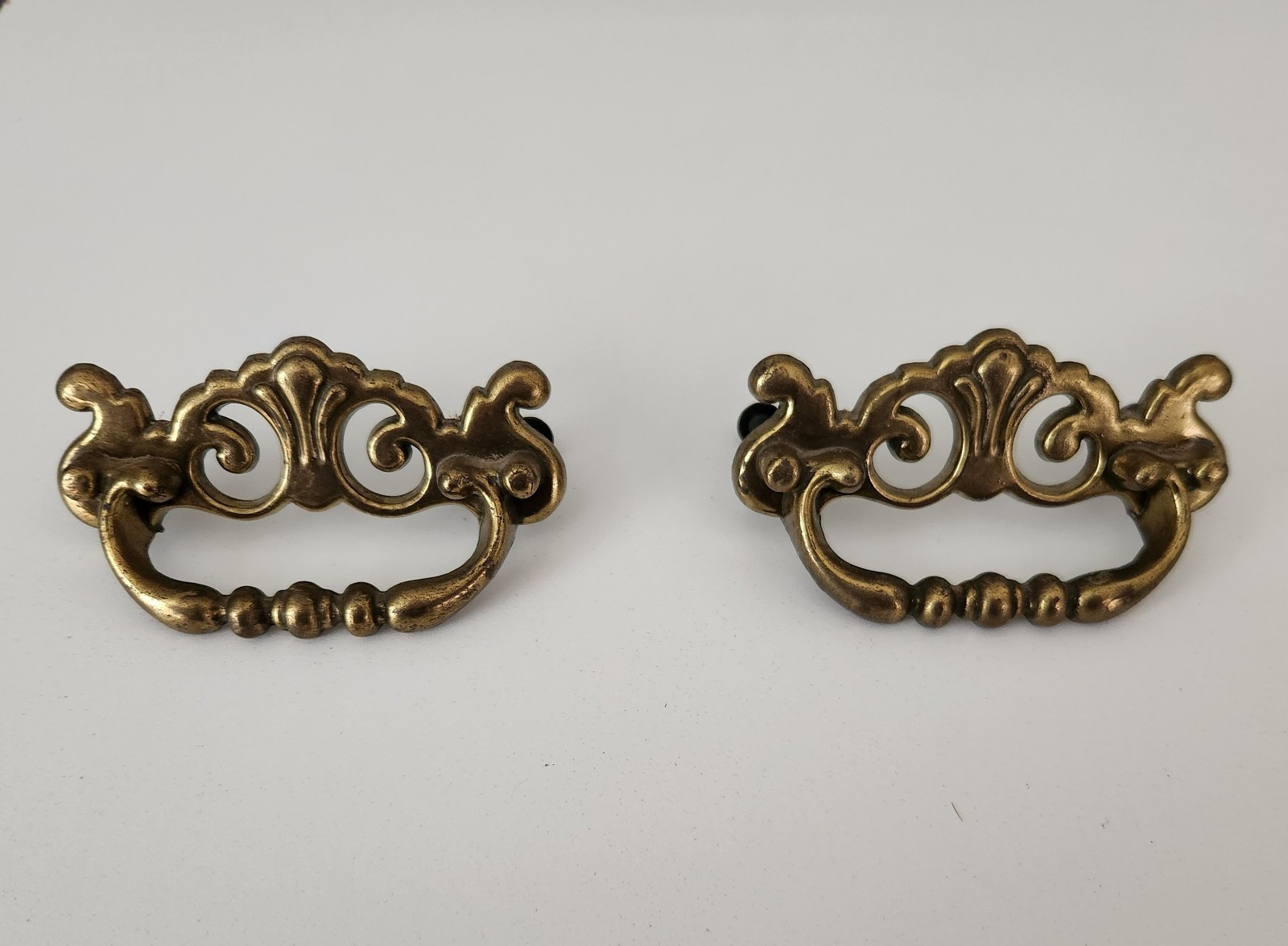 6 Vintage Drawer Pulls Brass Chippendale Bat Wing Floral CH 3056 Canada Fixed
