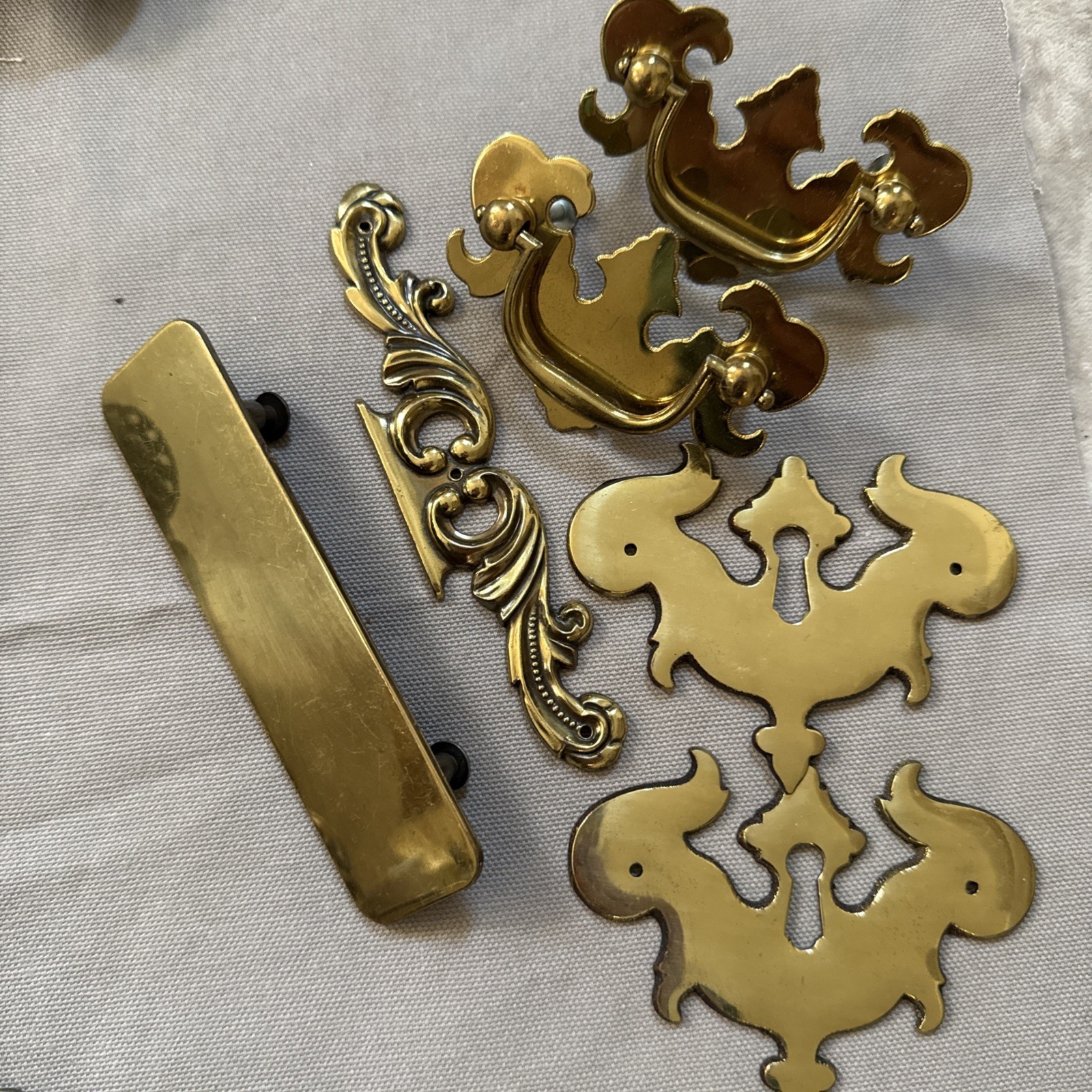Vintage Furniture Hardware Assorted Parts Drawer Pulls Handles 100 Plus Lot