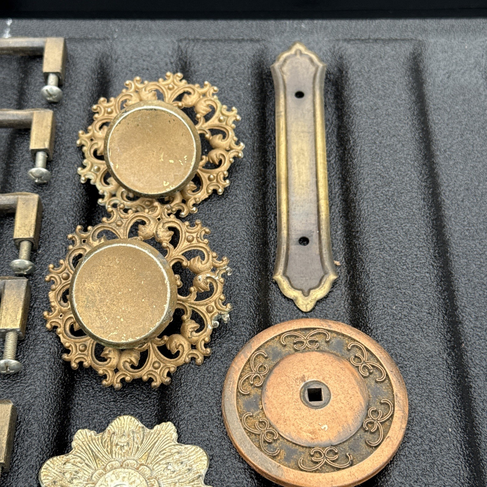 Lot Of Antique & Vintage Misc Hardware Lock Drawer Pulls & Cabinet Knobs Metal