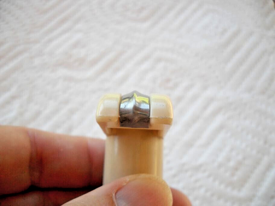 Vintage Nos Beige Bakelite Drawer Pulls Cabinet Tee Handles Chrome Strip