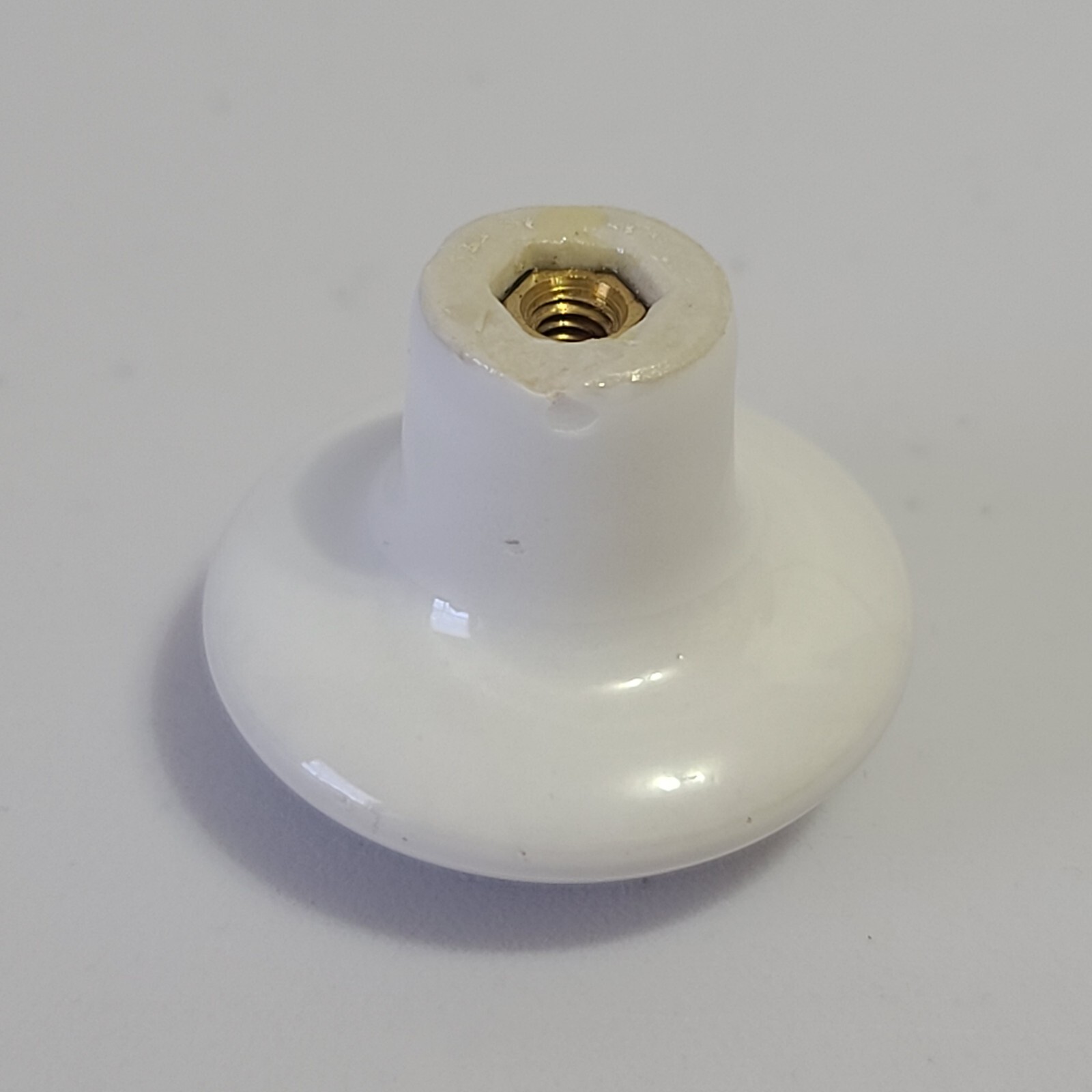 Vintage White Ceramic Floral Bouquet Round Drawer Pull 1 3/8″ *
