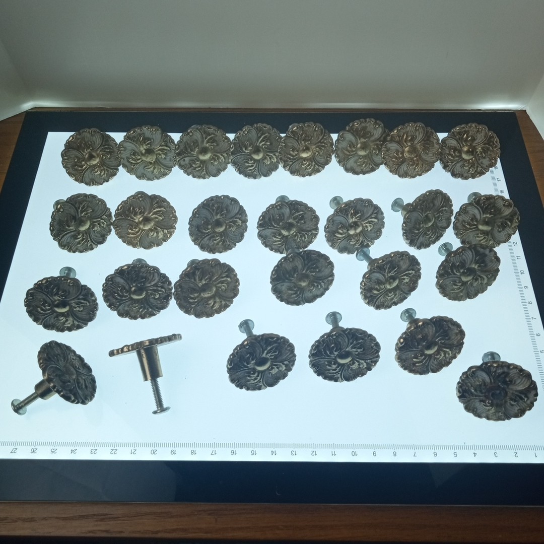 28 Rococo Art Nouveau Regency style gold tone furniture drawer Pulls Vtg Salvage