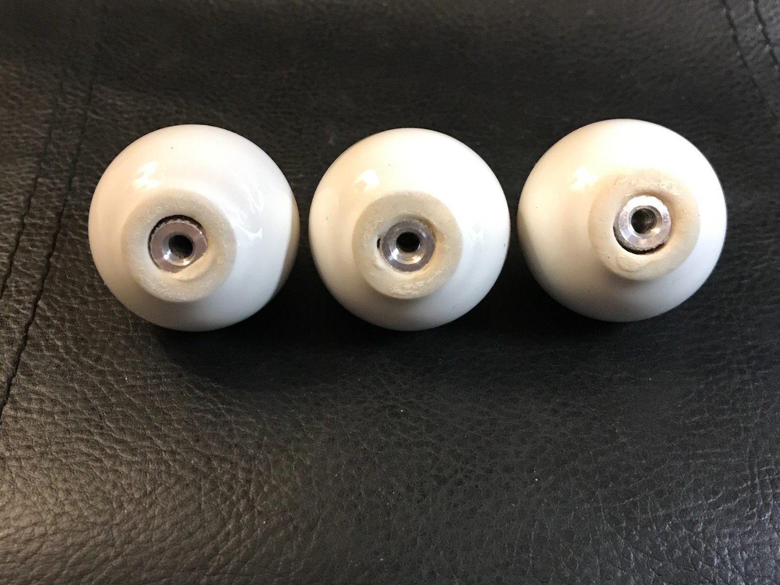 Used Vintage Lot of 3 White Ceramic w/ Gold Swirl Drawer Cabinet 1.25″ Knob