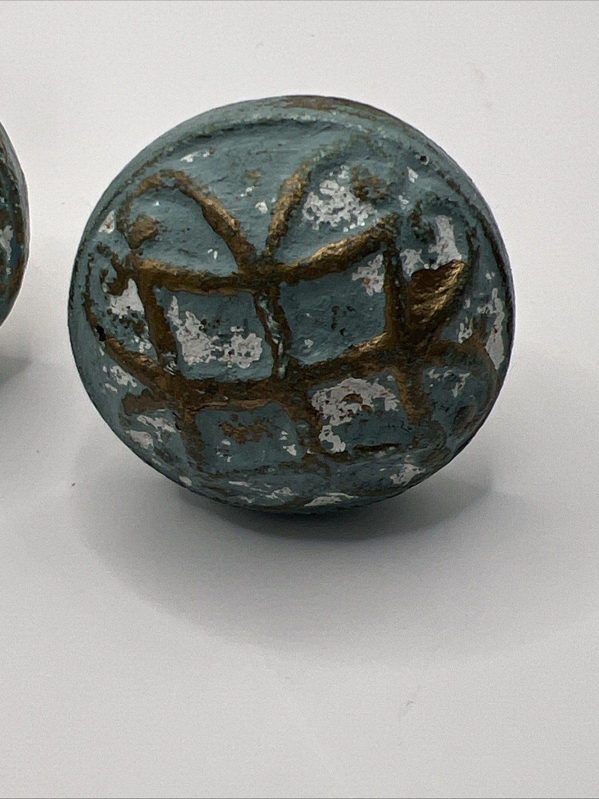 9 Vtg Drawer Pulls Knobs Shabby Distressed Turquoise White Brass Tone Hardware