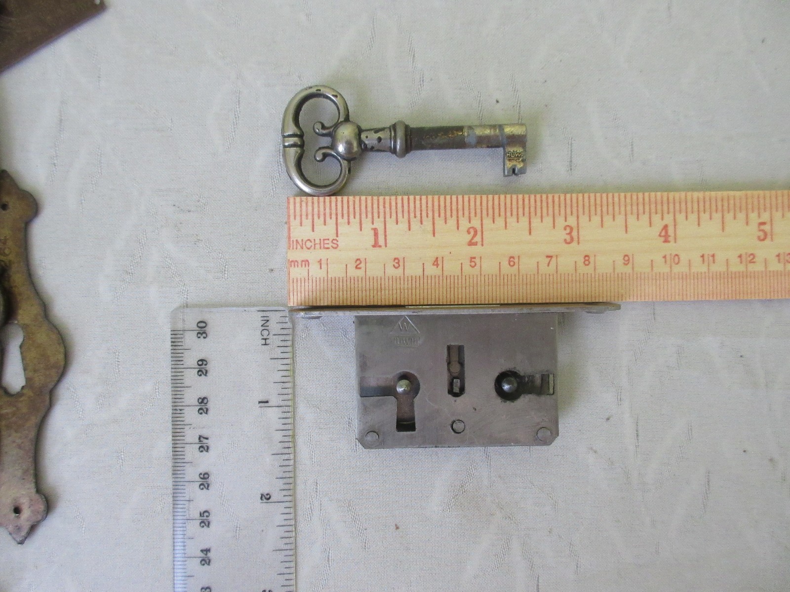 Vintage Mixed Lot Cabinets Furniture Drawer Chest Pulls Handles Locks Key Parts
