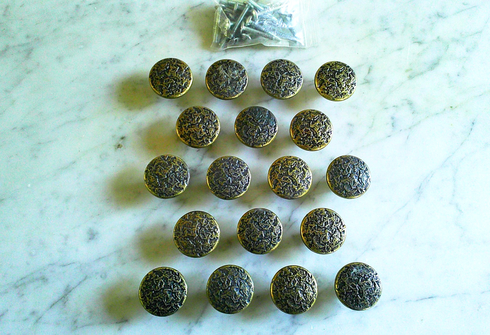 18 Amerock Brass Colonial Hammered Drawer Cabinet Pull Knobs Vintage 1 1/4inch