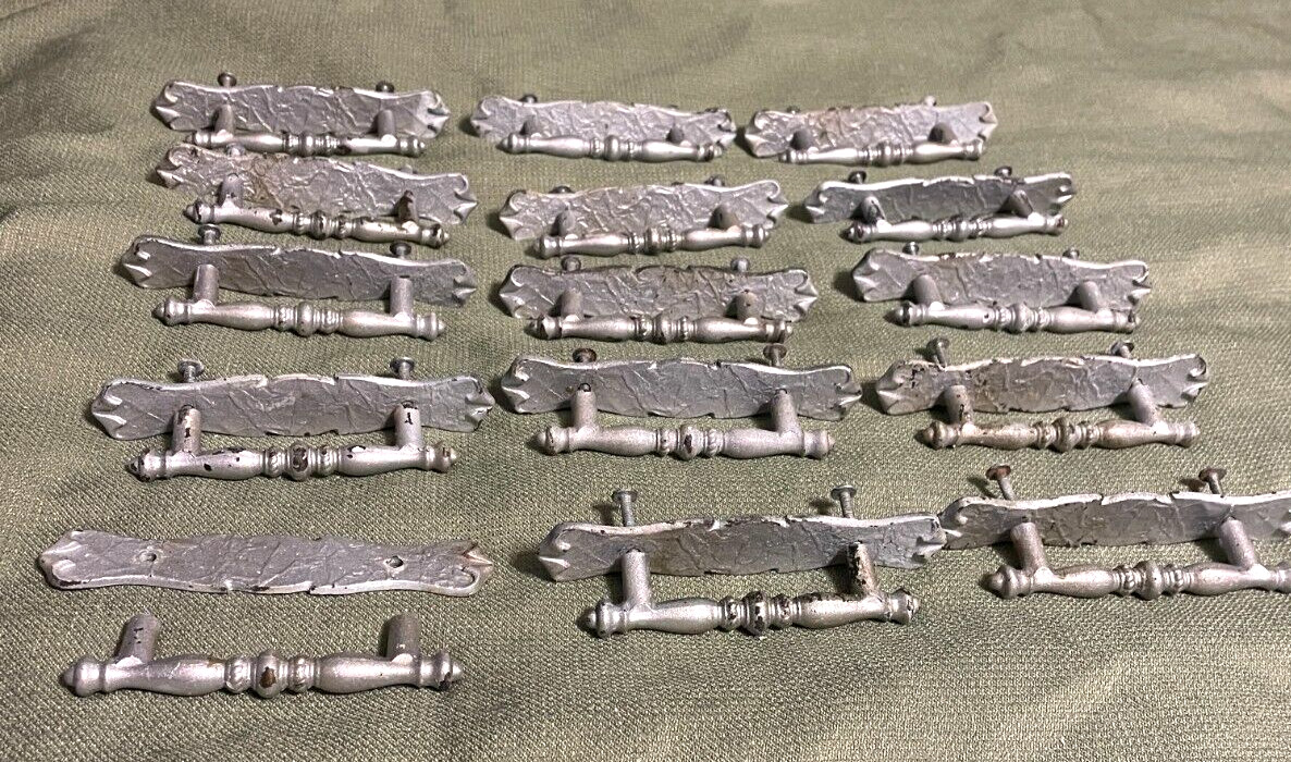 vintage 1971 (LOT OF 15) AMEROCK “CARRIAGE HOUSE” BRASS DRAWER PULLS 176A-1 rare