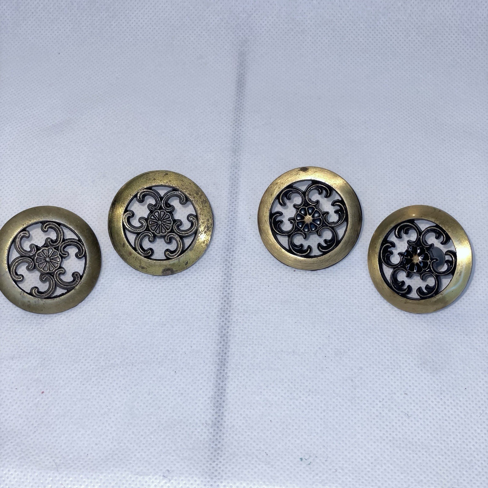 4 AJAX USA Brass Tone Cabinet Door Drawer Round Knob Handle Floral Daisy 1.5″