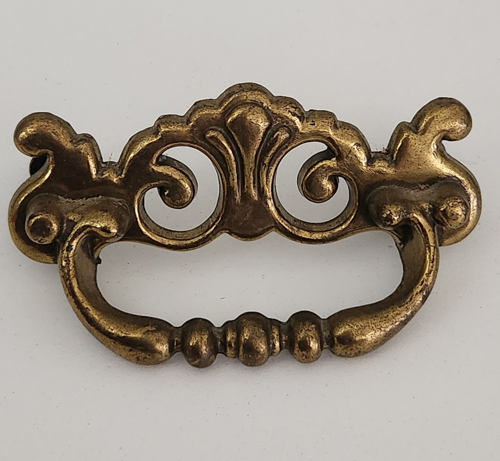 6 Vintage Drawer Pulls Brass Chippendale Bat Wing Floral CH 3056 Canada Fixed