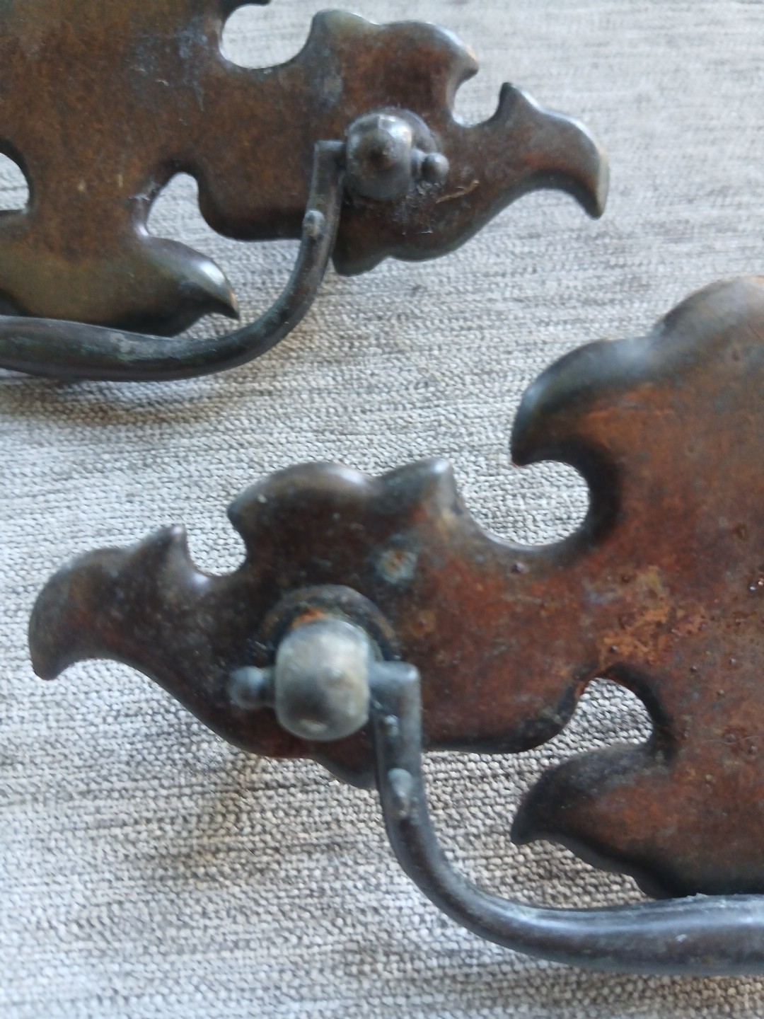 Set of 2 Batwing drawer pulls handel hardware with screws holes are 3″ on center