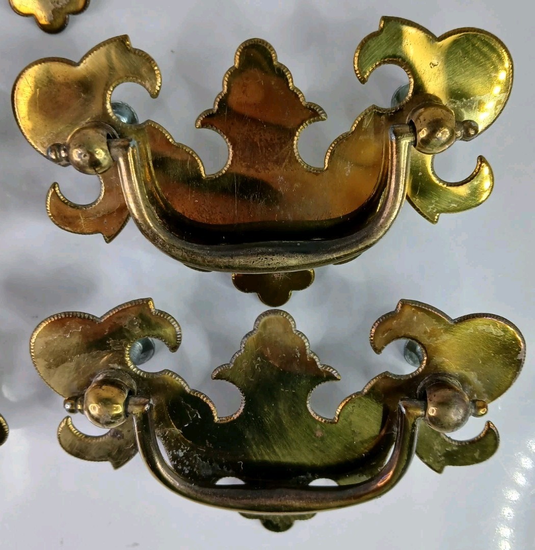 Vintage Chippendale Batwing Brass Drawer Pulls, Set of 8, Bail Handles w/ Screws