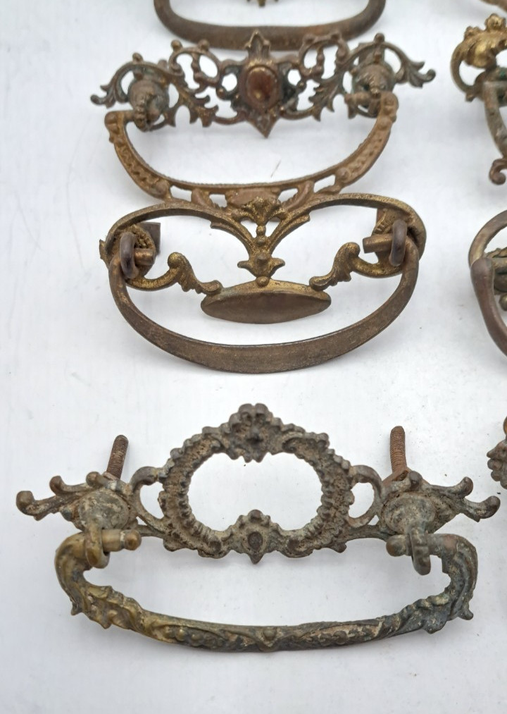 Lot of Mixed Antique/Vintage Hardware Furniture Drawer Pulls Handles Metal Brass
