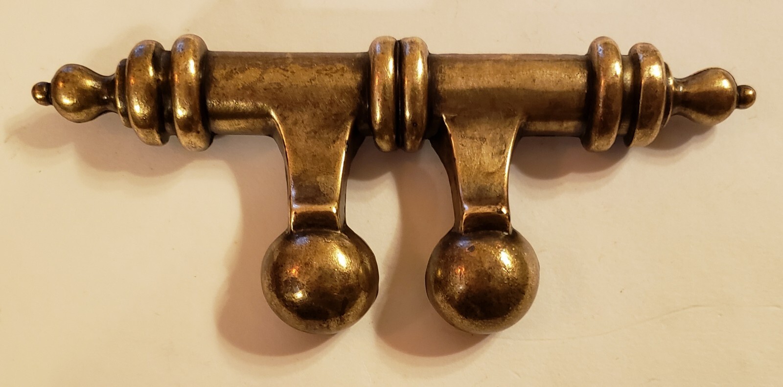 8 VTG Belwith Spindle Brass Drawer Pulls w/ Finger Cups 4″ Post Mounts 6″Long