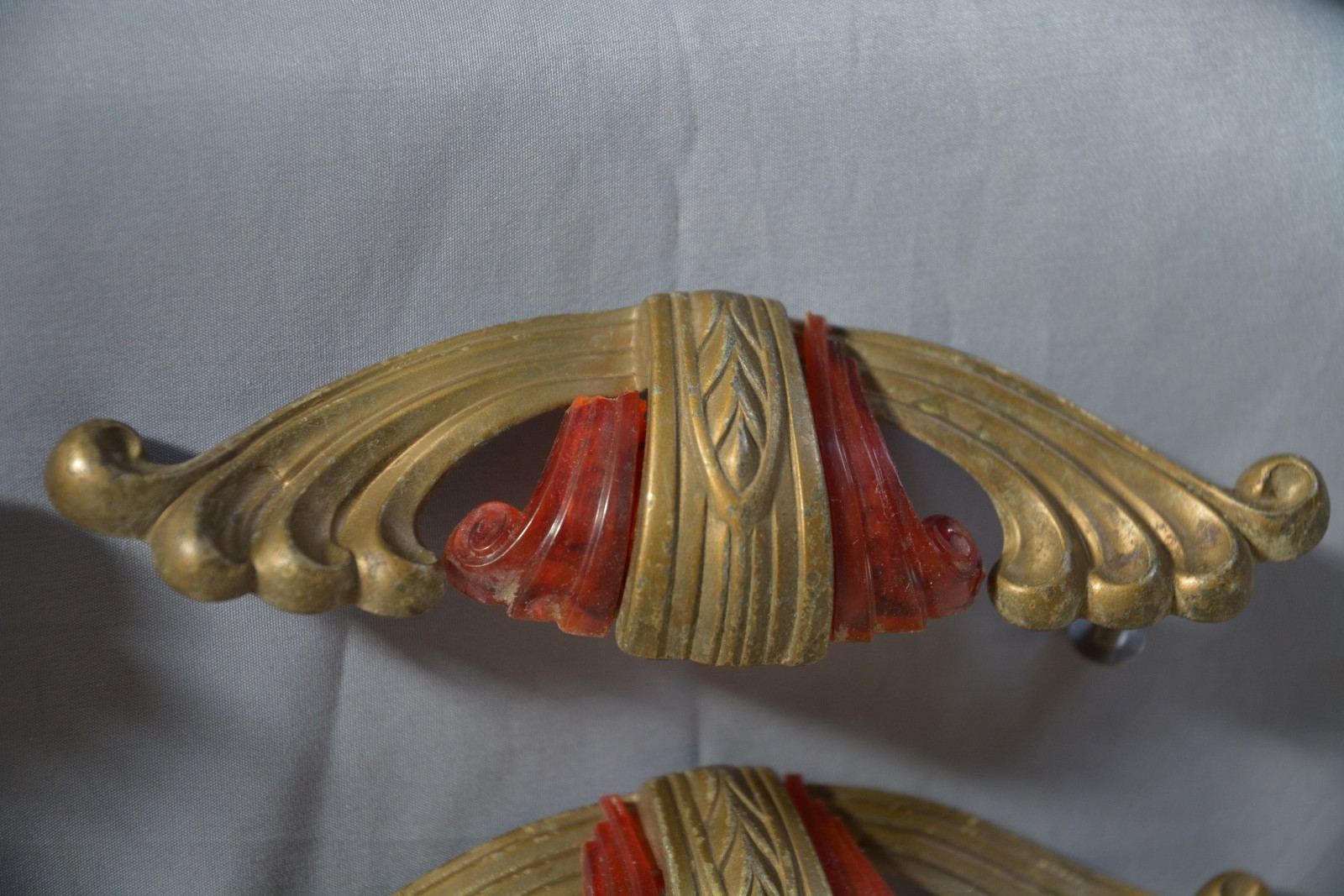 GREAT SET 6 ANTIQUE VINTAGE ART DECO DRESSER METAL DRAWER PULLS W BAKELITE