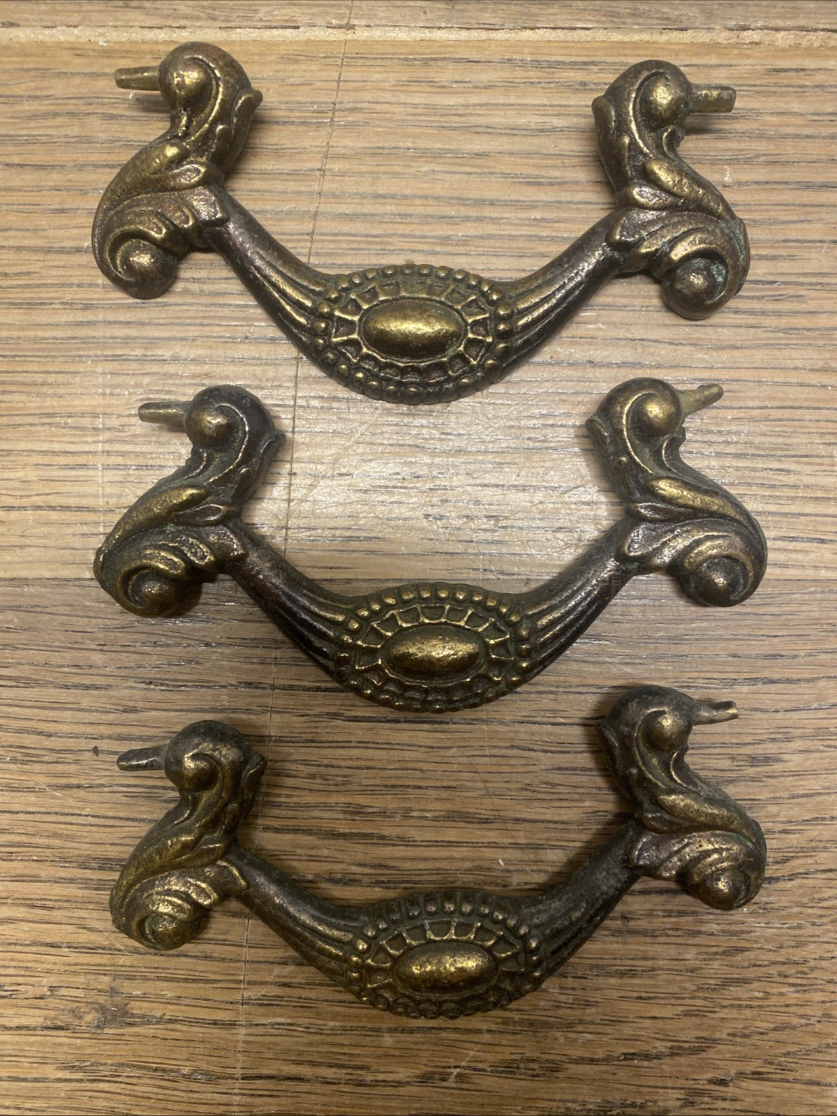 6 VTG Brass Ornate Victorian Brass Bail Drawer Handles & 5 Matching Round Knobs