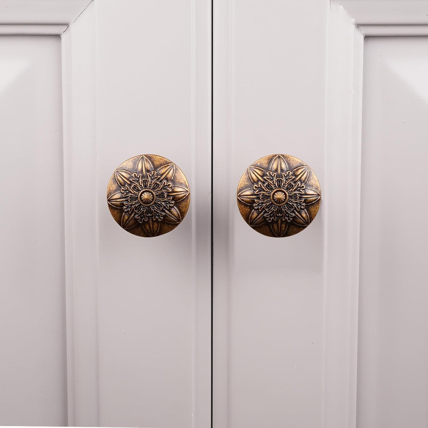 Vintage Antique Brass Knob Set, Floral Design – 10 Pack for Cabinets & Drawers
