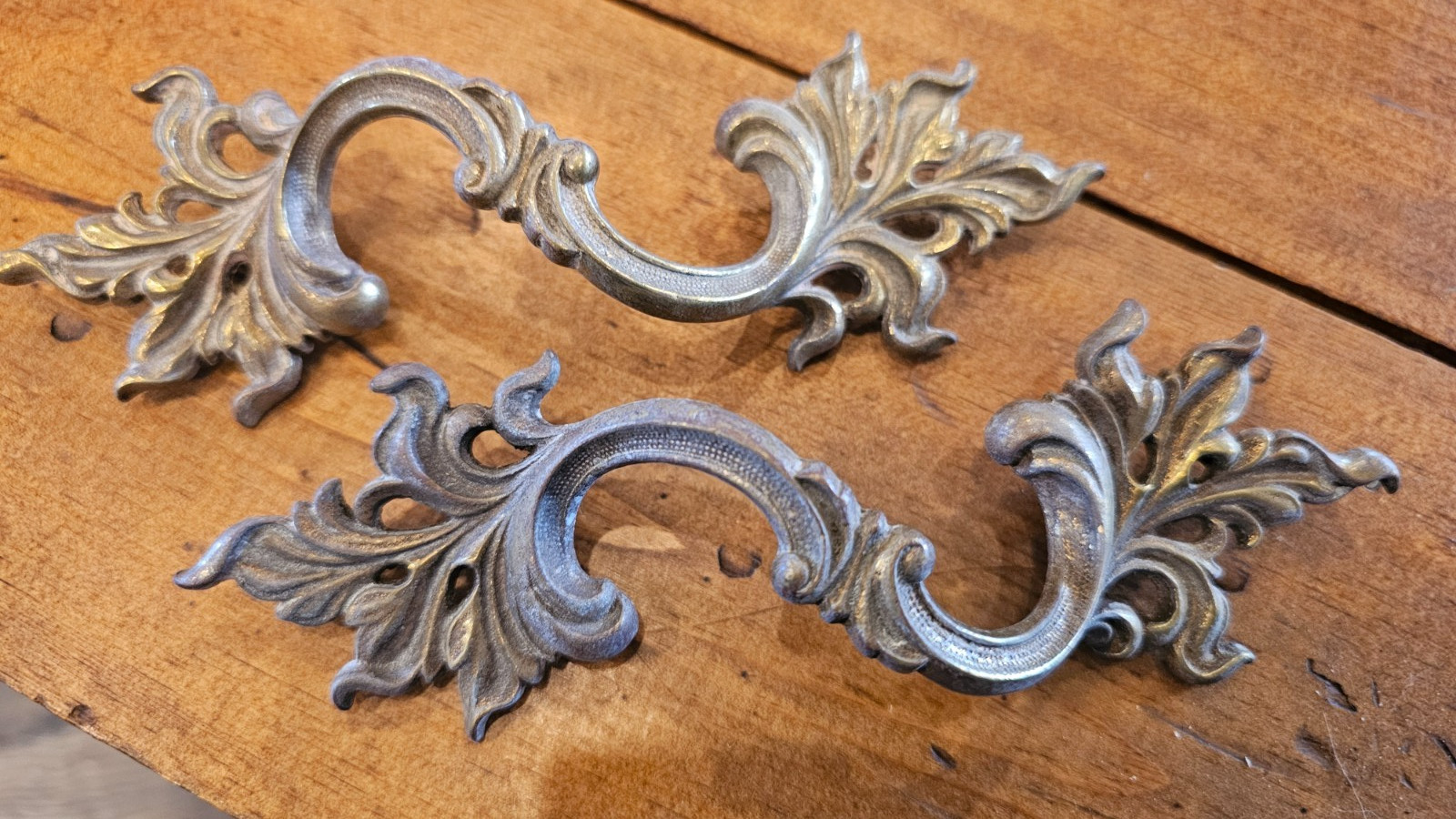 Set Of 2 French Provinicial Drawer Pulls Ornate