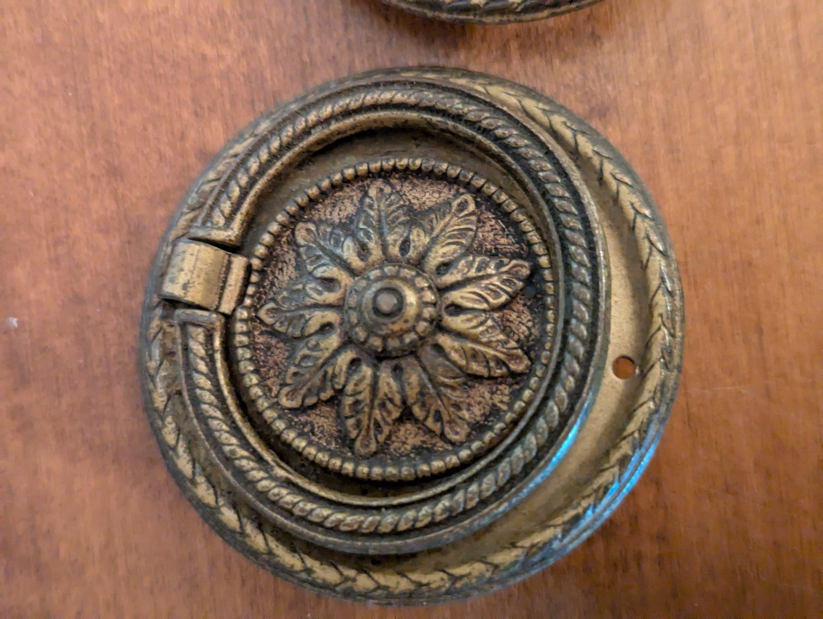 6-ANTIQUE STAMPED ORNATE BRASS/METAL PULLS BAIL.(4) LARGER (2) SMALLER LOTAB