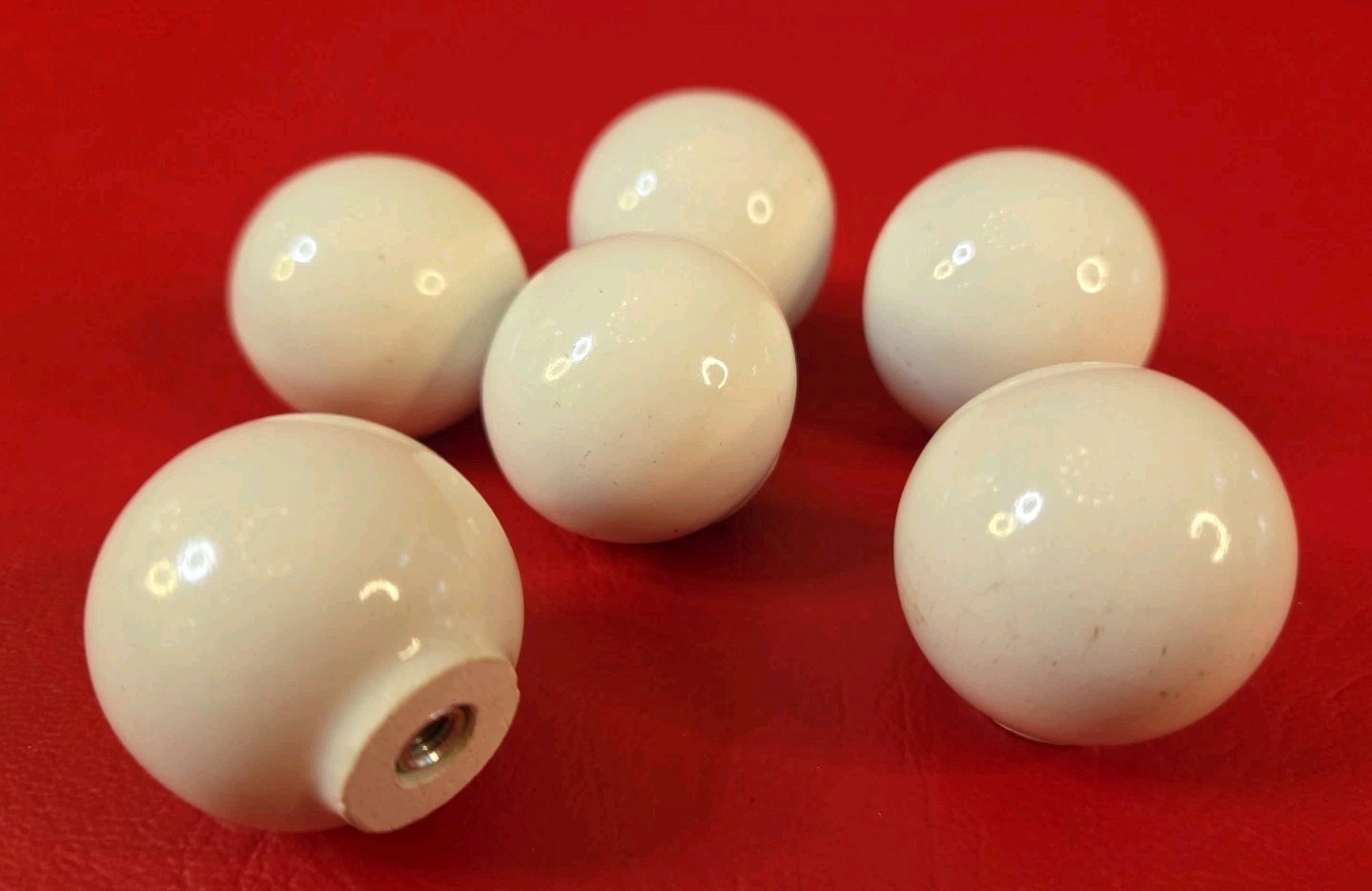6 VTG WHITE PORCELAIN DRAWER ROUND BALL KNOBS CABINET PULLS 1.25″D MID-CENTURY