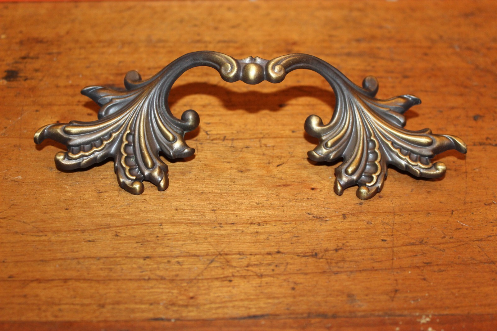 NOS Amerock Ornate French Provincial Drawer Pull in Antique Brass Finish GG-5